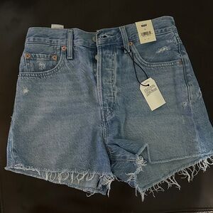 Levi’s Ribcage Shorts size 28